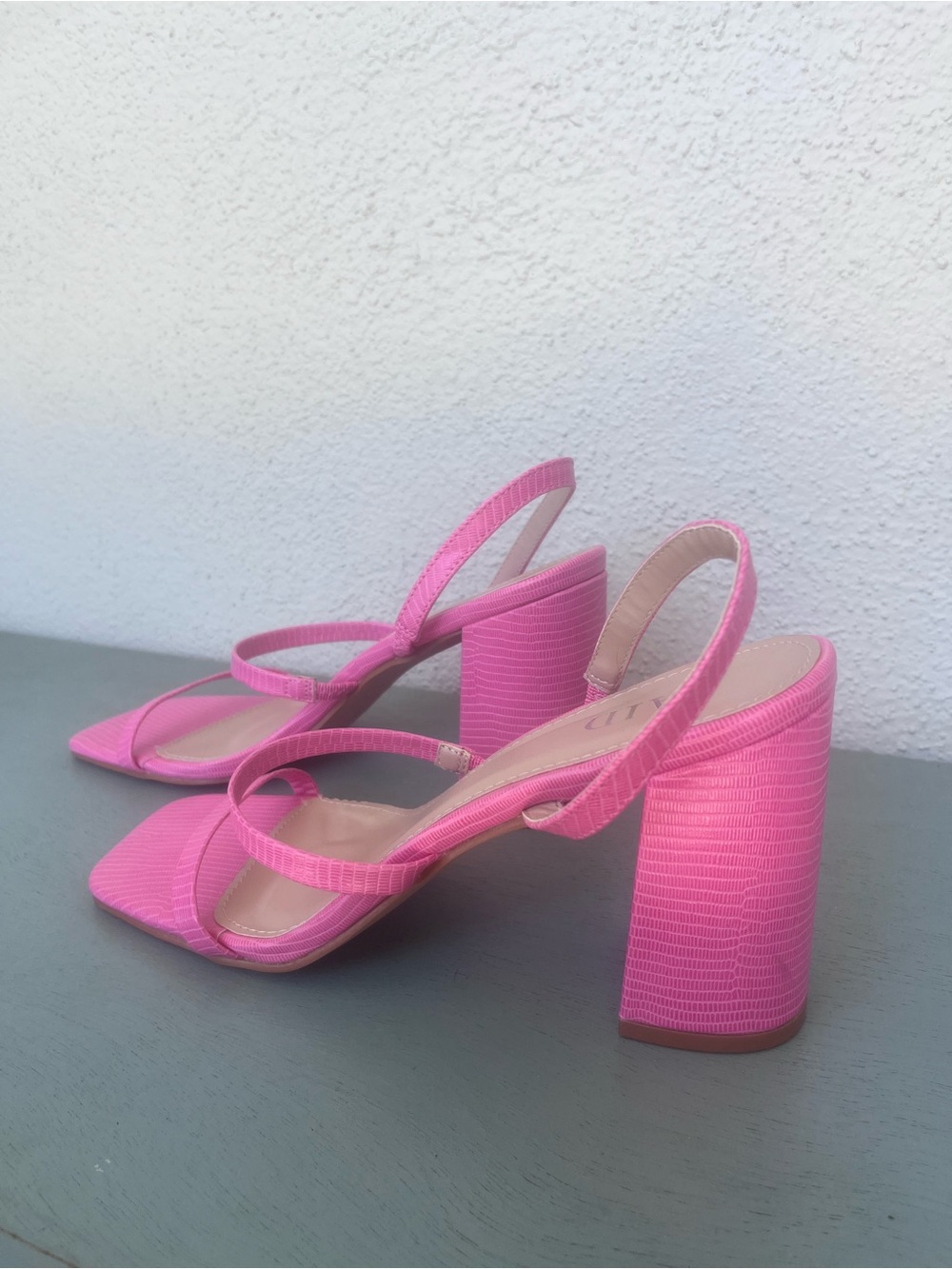 Pink Strappy Block Heel Sandals Faux Croc, NWOT - Picture 2 of 8